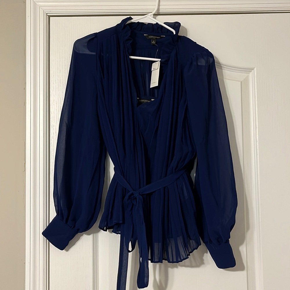 Size small blue banana republic top